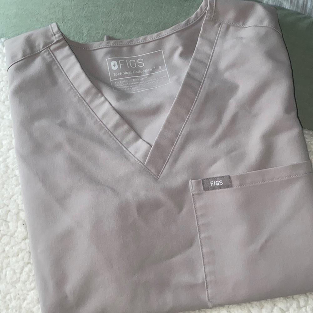 FIGS scrub top